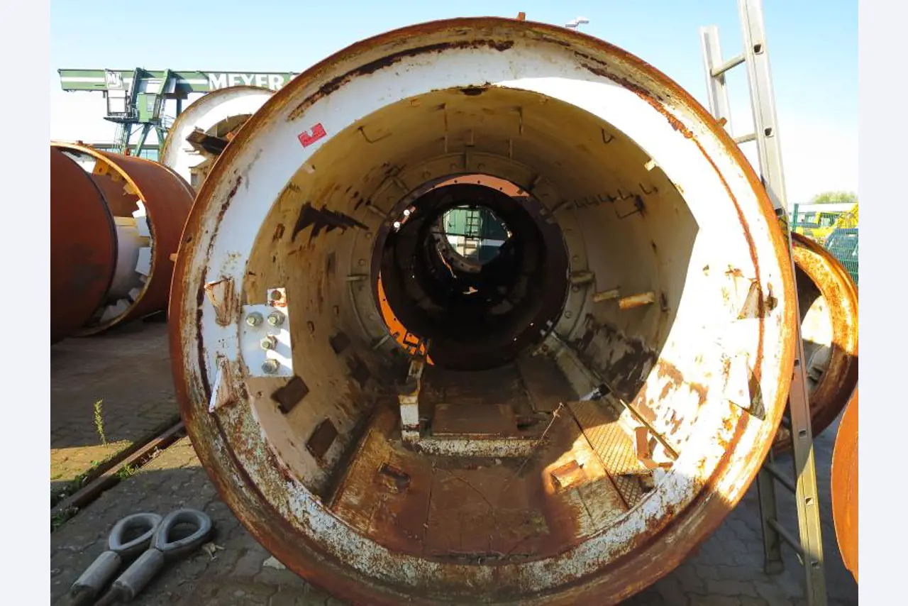 máquinas e equipamentos de construção bem conservados <br>bem como tecnologia de construção de túneis-10