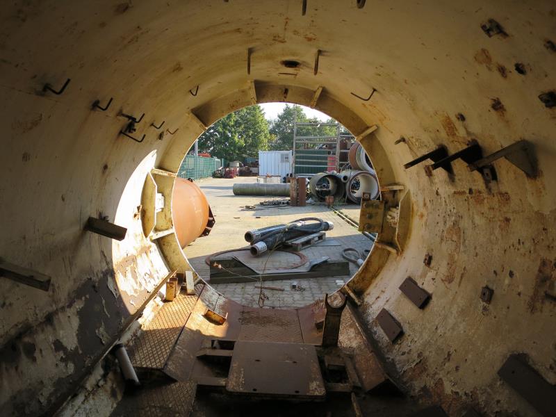 des machines et engins de chantier bien entretenus <br>ainsi que la technique de creusement des tunnels-9