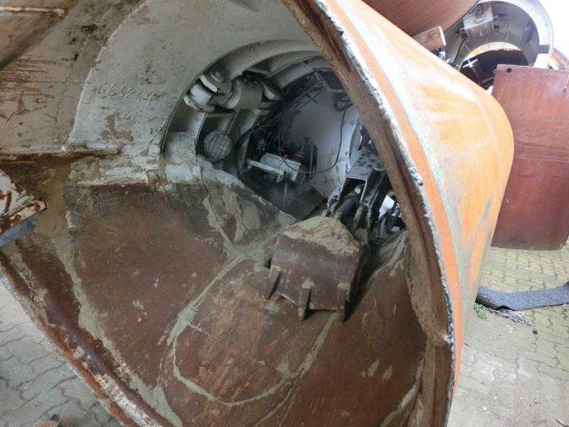 des machines et engins de chantier bien entretenus <br>ainsi que la technique de creusement des tunnels-1