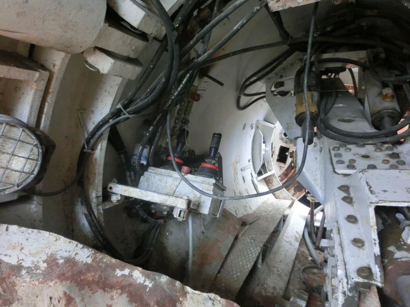 des machines et engins de chantier bien entretenus <br>ainsi que la technique de creusement des tunnels-4