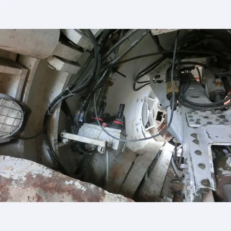 máquinas e equipamentos de construção bem conservados <br>bem como tecnologia de construção de túneis-4