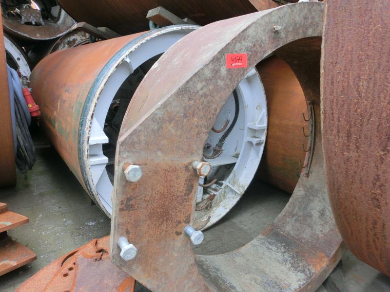 des machines et engins de chantier bien entretenus <br>ainsi que la technique de creusement des tunnels-8