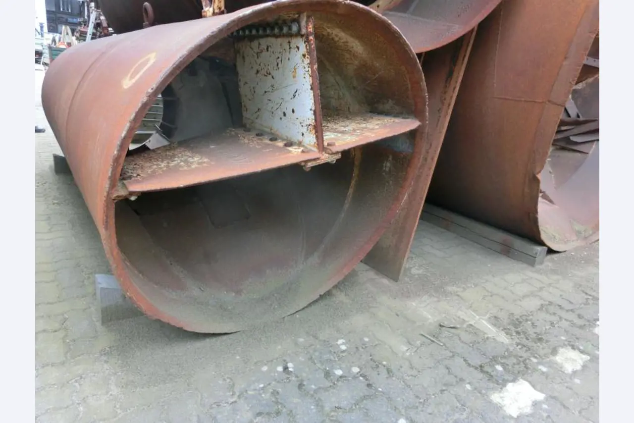 máquinas e equipamentos de construção bem conservados <br>bem como tecnologia de construção de túneis-3