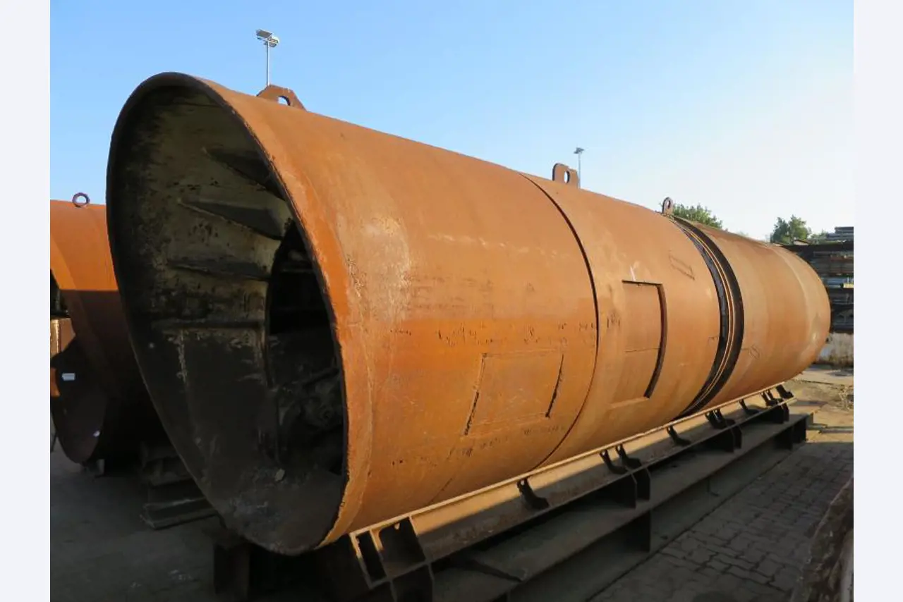 máquinas e equipamentos de construção bem conservados <br>bem como tecnologia de construção de túneis-1