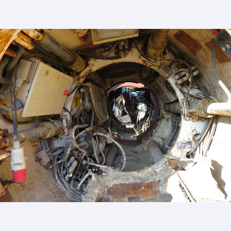 máquinas e equipamentos de construção bem conservados <br>bem como tecnologia de construção de túneis-11