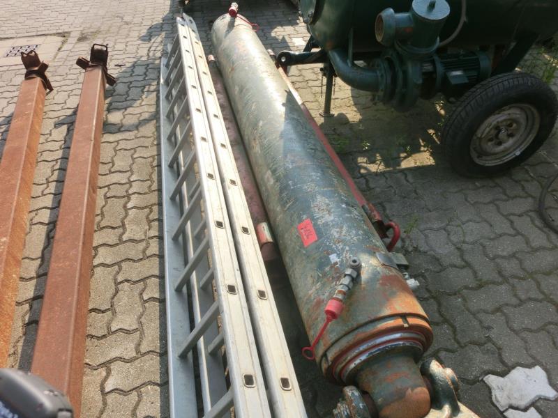 des machines et engins de chantier bien entretenus <br>ainsi que la technique de creusement des tunnels-1