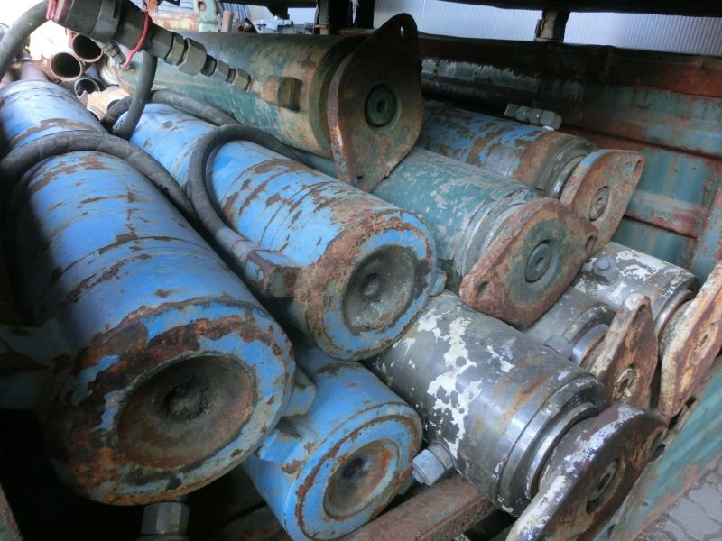 well-maintained construction machinery and equipment <br>as well as the tunneling technology-2