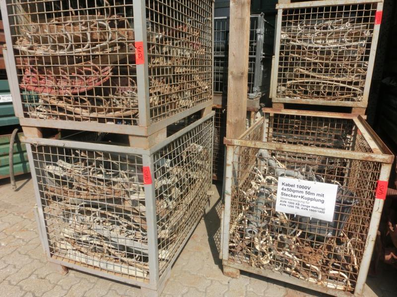 des machines et engins de chantier bien entretenus <br>ainsi que la technique de creusement des tunnels-1