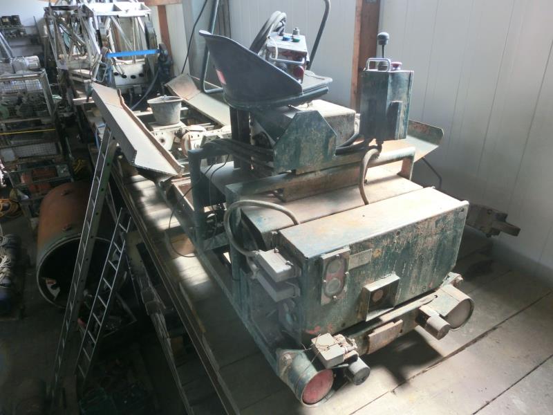 dobro vzdrževani gradbeni stroji in oprema <br>kot tudi tehnologija gradnje predorov.-2