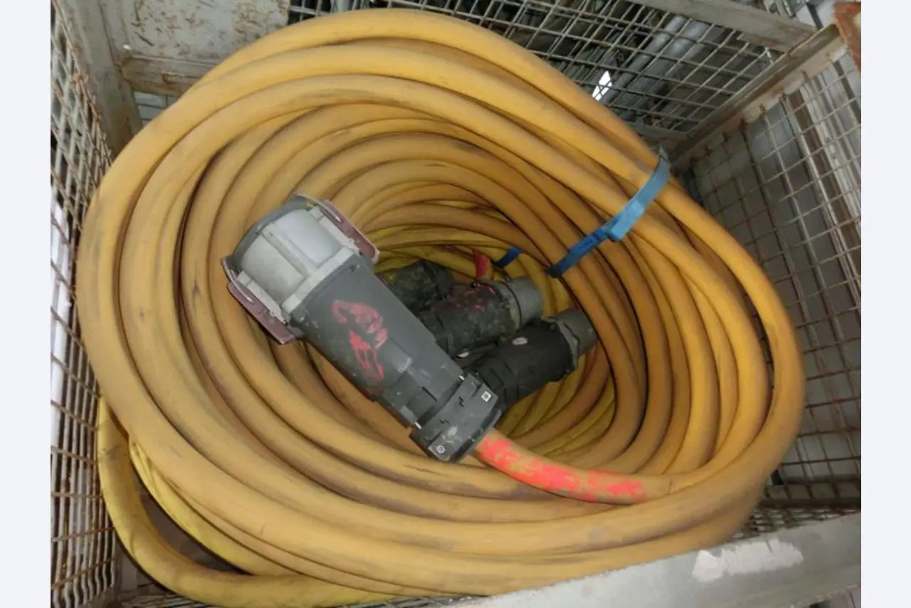 máquinas e equipamentos de construção bem conservados <br>bem como tecnologia de construção de túneis-1