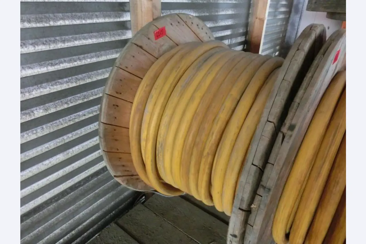 máquinas e equipamentos de construção bem conservados <br>bem como tecnologia de construção de túneis-1