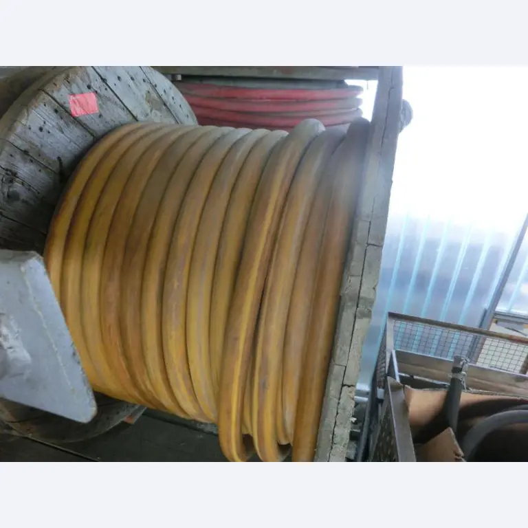 máquinas e equipamentos de construção bem conservados <br>bem como tecnologia de construção de túneis-1