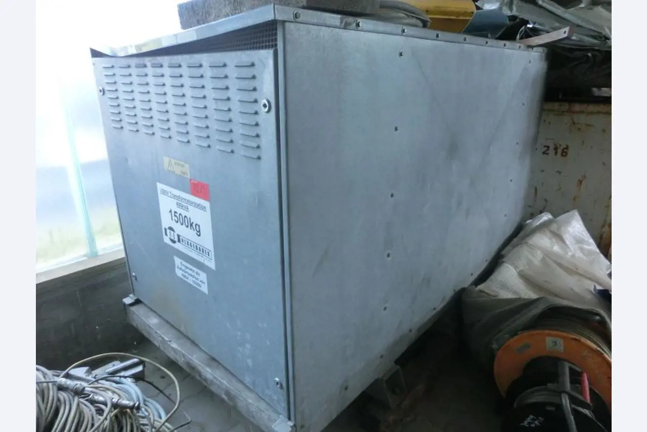 máquinas e equipamentos de construção bem conservados <br>bem como tecnologia de construção de túneis-1