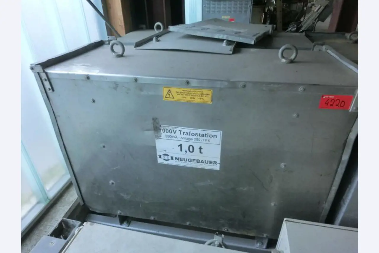 máquinas e equipamentos de construção bem conservados <br>bem como tecnologia de construção de túneis-1