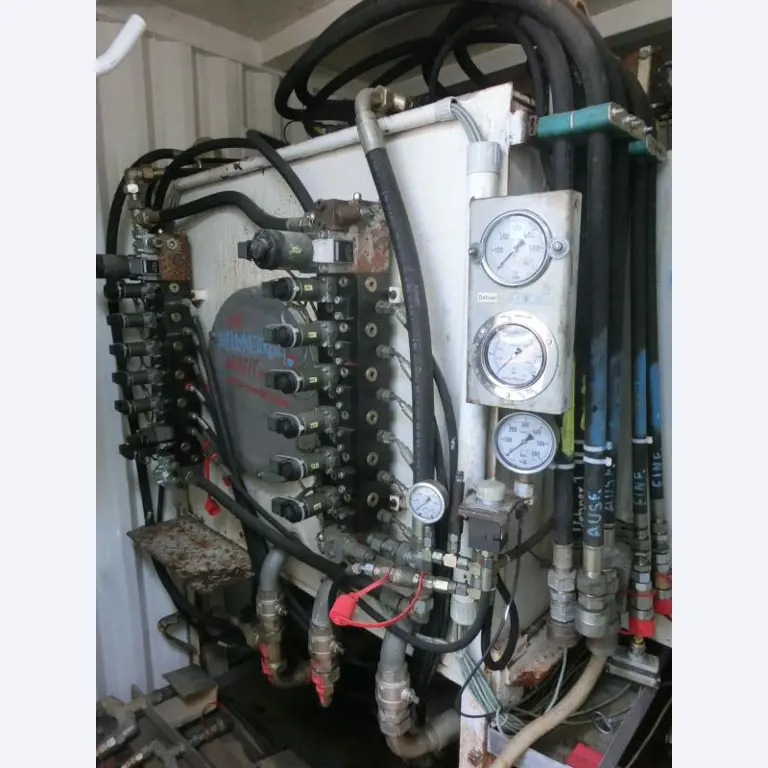 máquinas e equipamentos de construção bem conservados <br>bem como tecnologia de construção de túneis-2