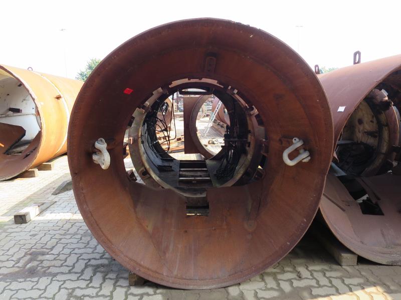 des machines et engins de chantier bien entretenus <br>ainsi que la technique de creusement des tunnels-1