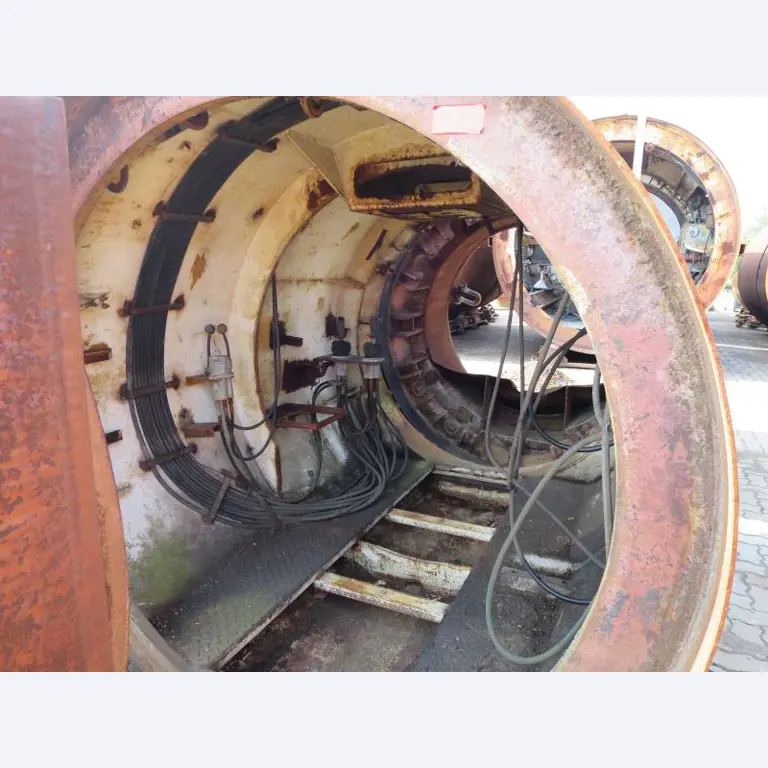 máquinas e equipamentos de construção bem conservados <br>bem como tecnologia de construção de túneis-3