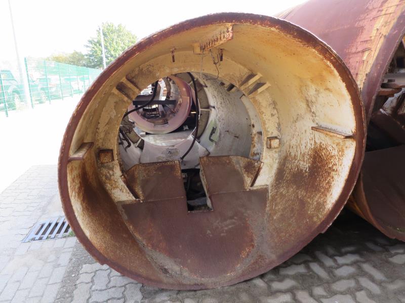 des machines et engins de chantier bien entretenus <br>ainsi que la technique de creusement des tunnels-1