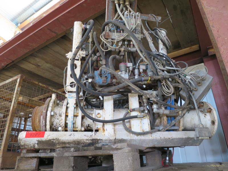 des machines et engins de chantier bien entretenus <br>ainsi que la technique de creusement des tunnels-1