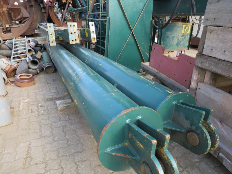 des machines et engins de chantier bien entretenus <br>ainsi que la technique de creusement des tunnels-3