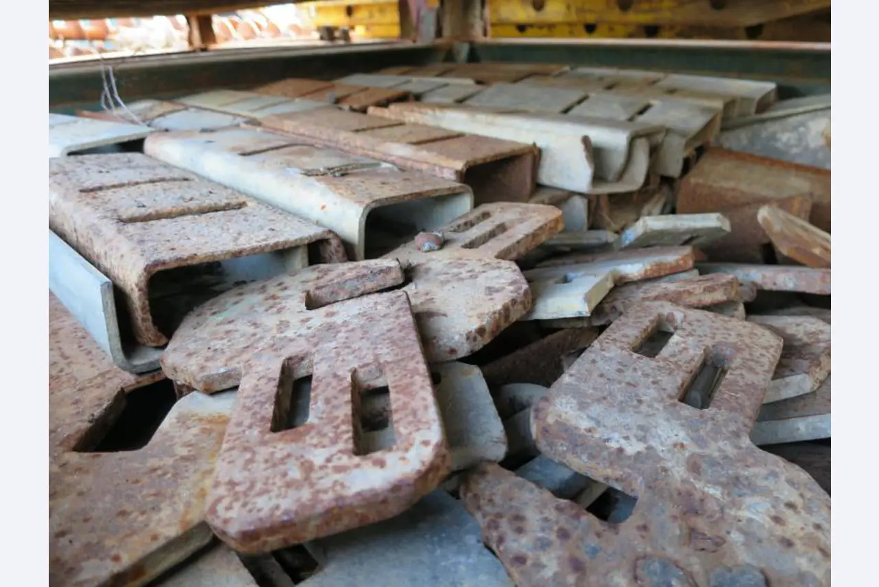 máquinas e equipamentos de construção bem conservados <br>bem como tecnologia de construção de túneis-2