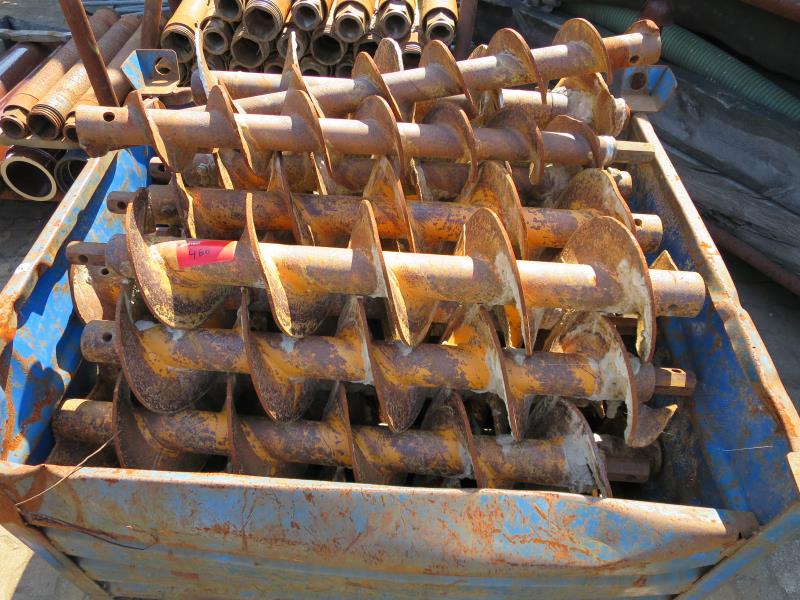 dobro vzdrževani gradbeni stroji in oprema <br>kot tudi tehnologija gradnje predorov.-16