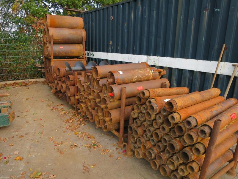 dobro vzdrževani gradbeni stroji in oprema <br>kot tudi tehnologija gradnje predorov.-8