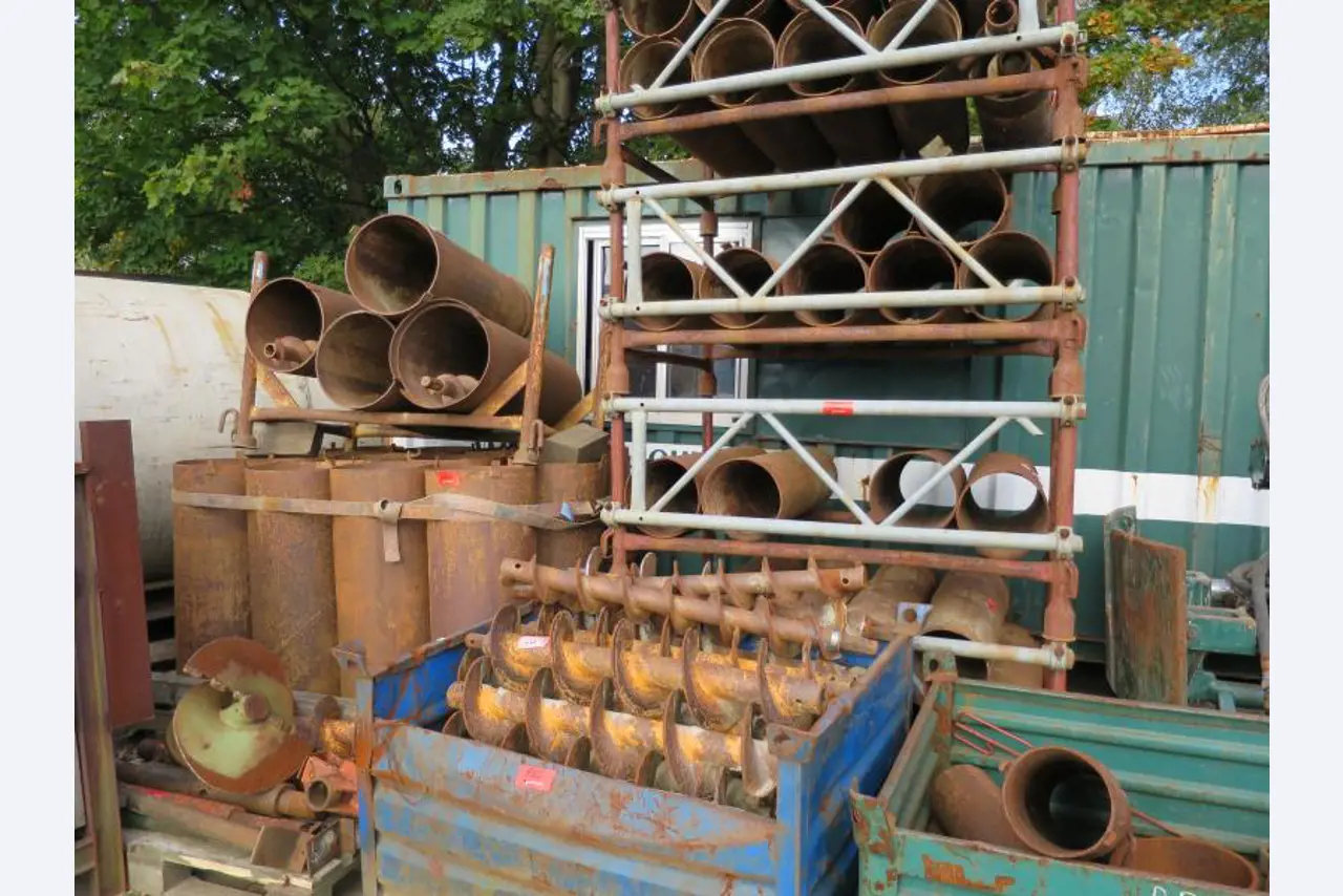 máquinas e equipamentos de construção bem conservados <br>bem como tecnologia de construção de túneis-9