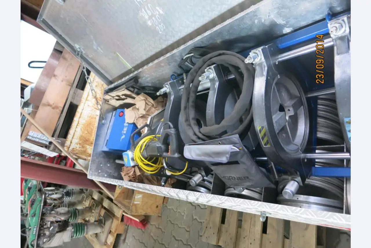 máquinas e equipamentos de construção bem conservados <br>bem como tecnologia de construção de túneis-2