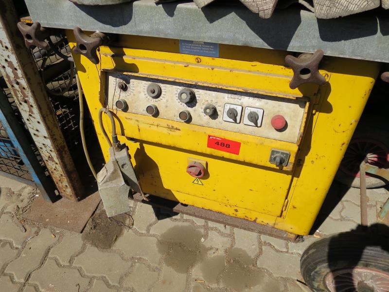 dobro vzdrževani gradbeni stroji in oprema <br>kot tudi tehnologija gradnje predorov.-1