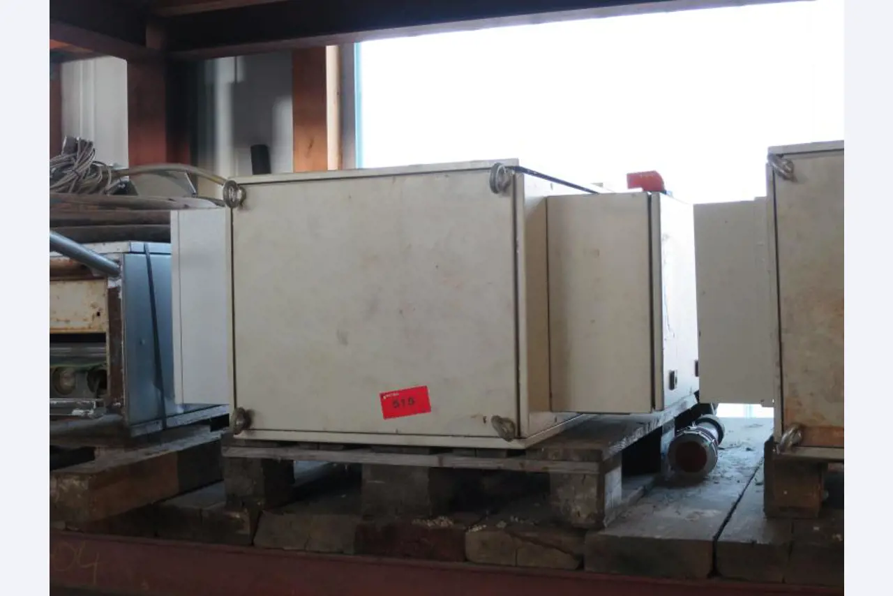 máquinas e equipamentos de construção bem conservados <br>bem como tecnologia de construção de túneis-1