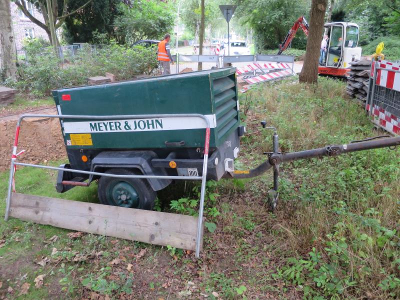 des machines et engins de chantier bien entretenus <br>ainsi que la technique de creusement des tunnels-1