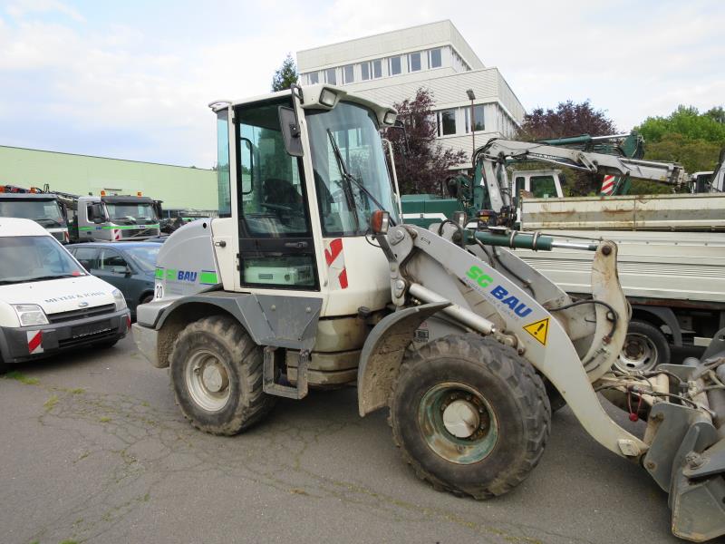 des machines et engins de chantier bien entretenus <br>ainsi que la technique de creusement des tunnels-2