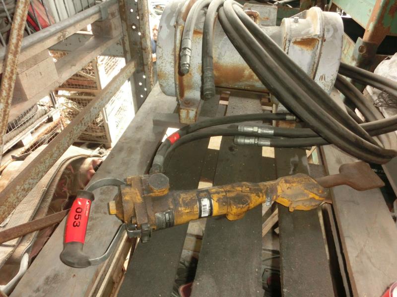 des machines et engins de chantier bien entretenus <br>ainsi que la technique de creusement des tunnels-2