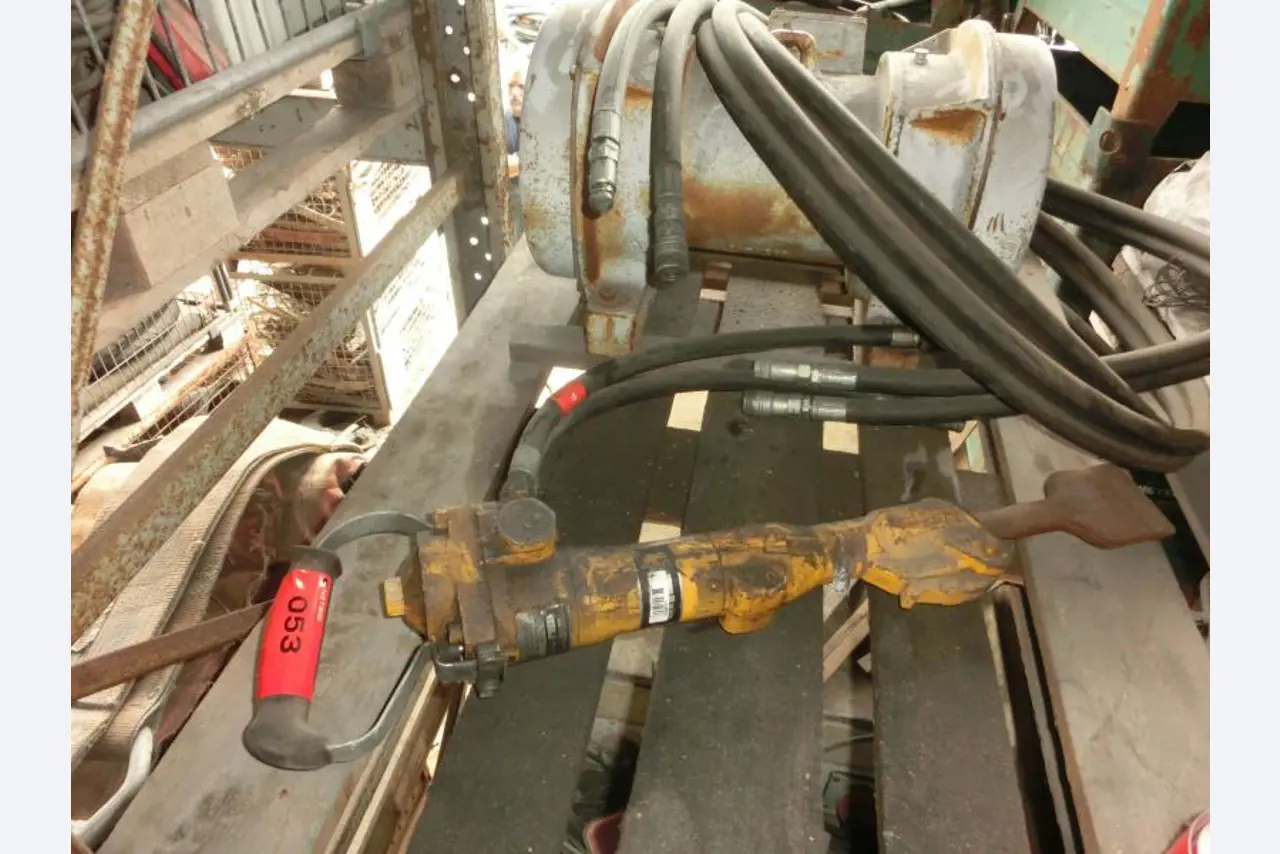 gepflegte Baumaschinen und Baugeräte <br>sowie die Tunnelvortriebstechnik-2