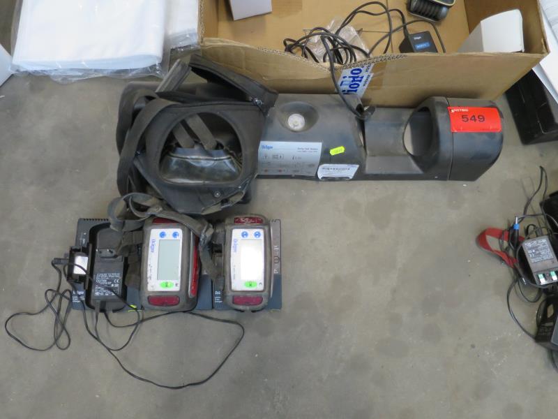 dobro vzdrževani gradbeni stroji in oprema <br>kot tudi tehnologija gradnje predorov.-1