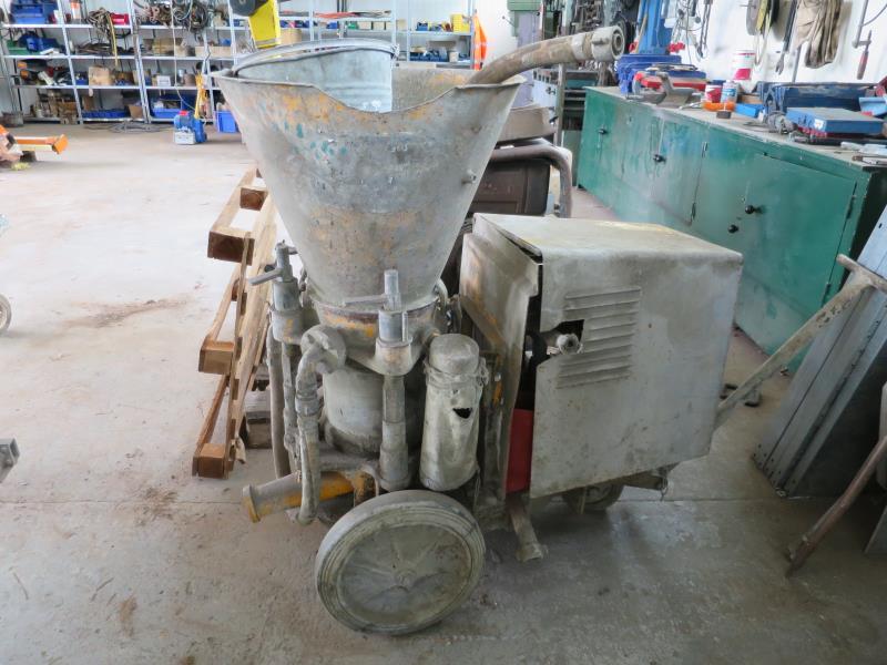 des machines et engins de chantier bien entretenus <br>ainsi que la technique de creusement des tunnels-1