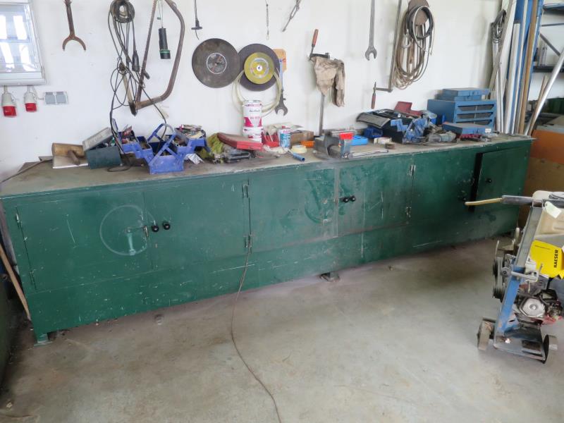 des machines et engins de chantier bien entretenus <br>ainsi que la technique de creusement des tunnels-1