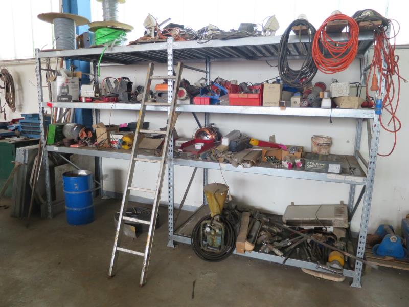 des machines et engins de chantier bien entretenus <br>ainsi que la technique de creusement des tunnels-1