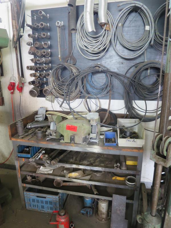 des machines et engins de chantier bien entretenus <br>ainsi que la technique de creusement des tunnels-1