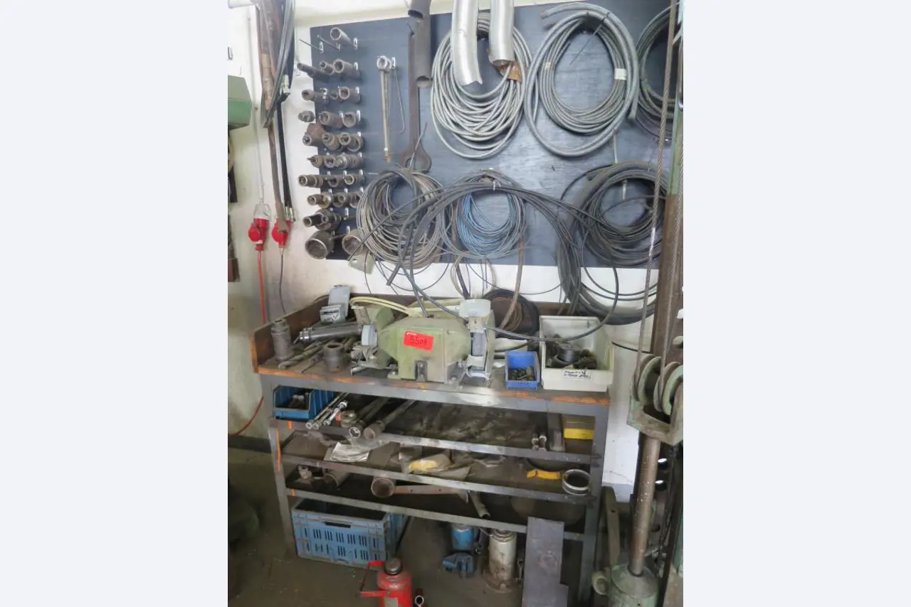 máquinas e equipamentos de construção bem conservados <br>bem como tecnologia de construção de túneis-1