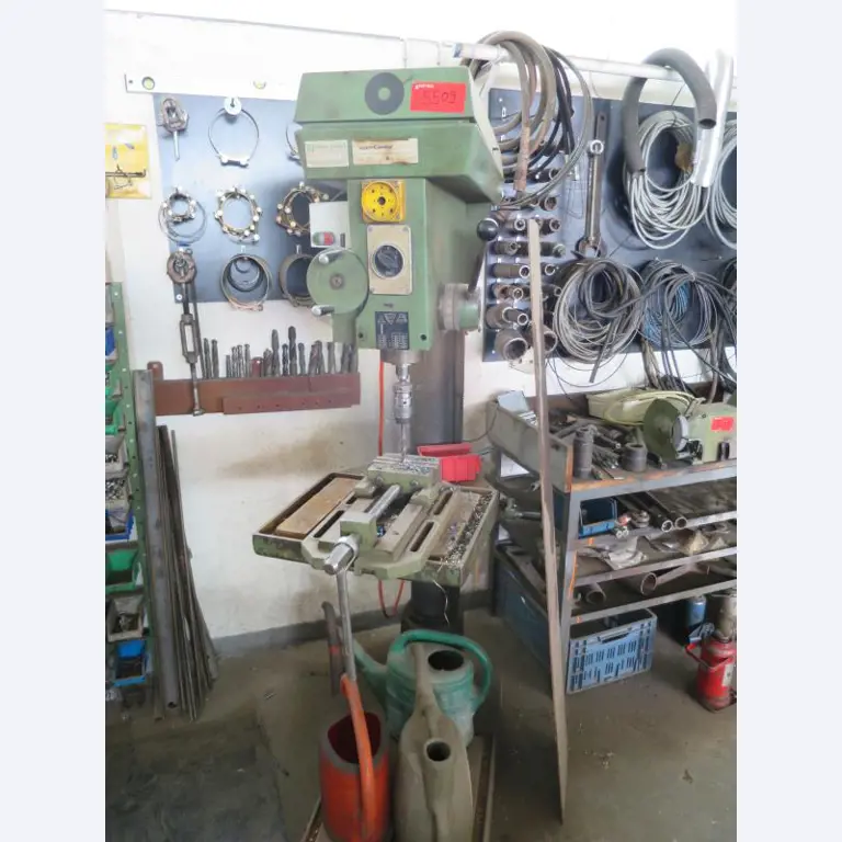 máquinas e equipamentos de construção bem conservados <br>bem como tecnologia de construção de túneis-1