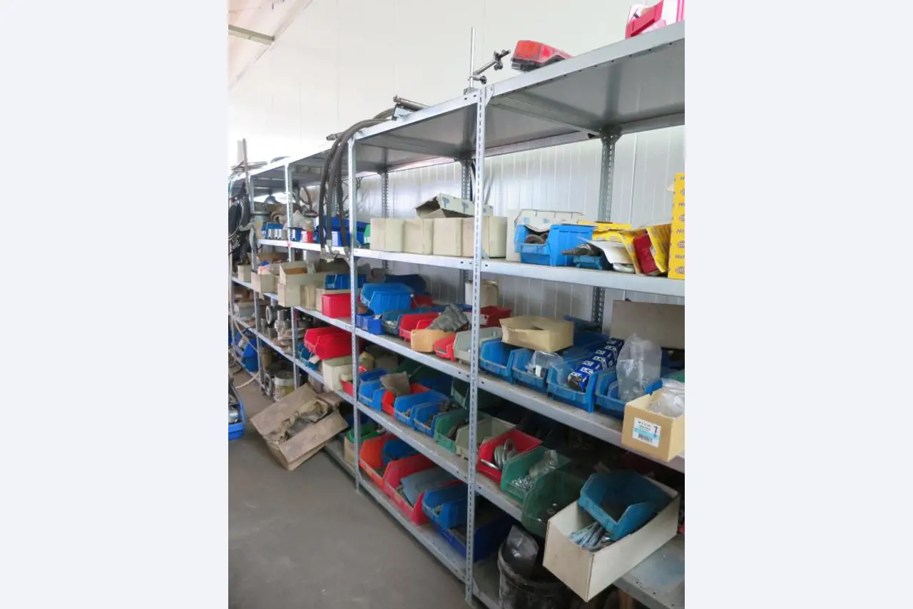 máquinas e equipamentos de construção bem conservados <br>bem como tecnologia de construção de túneis-1