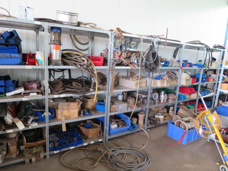 des machines et engins de chantier bien entretenus <br>ainsi que la technique de creusement des tunnels-3