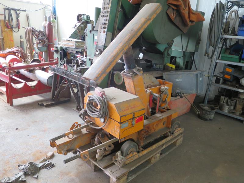 des machines et engins de chantier bien entretenus <br>ainsi que la technique de creusement des tunnels-1