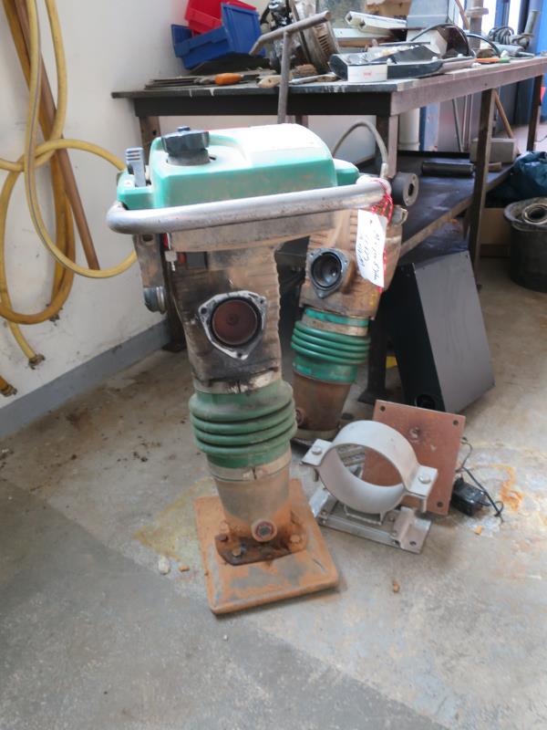 des machines et engins de chantier bien entretenus <br>ainsi que la technique de creusement des tunnels-1