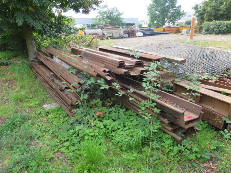 des machines et engins de chantier bien entretenus <br>ainsi que la technique de creusement des tunnels-1