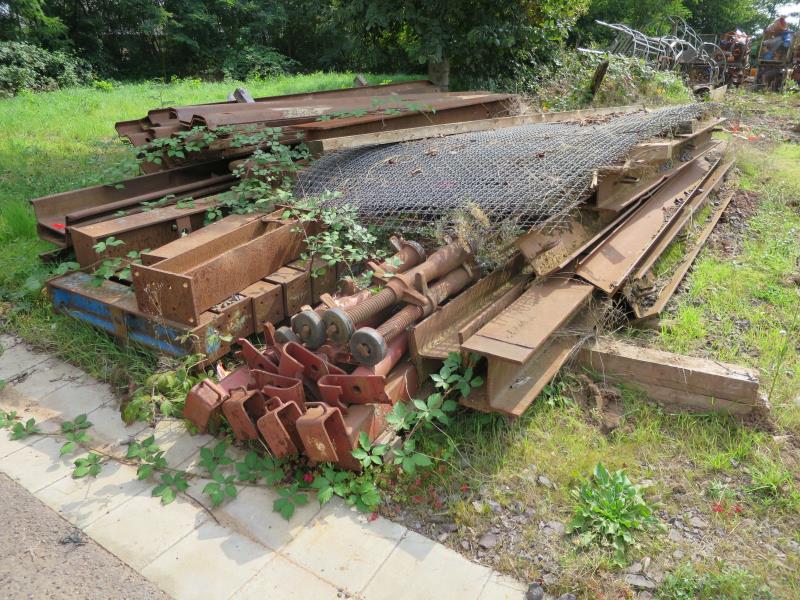 des machines et engins de chantier bien entretenus <br>ainsi que la technique de creusement des tunnels-2