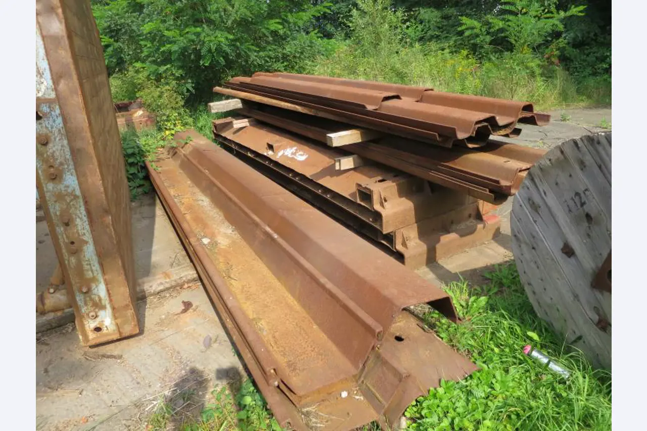 máquinas e equipamentos de construção bem conservados <br>bem como tecnologia de construção de túneis-3