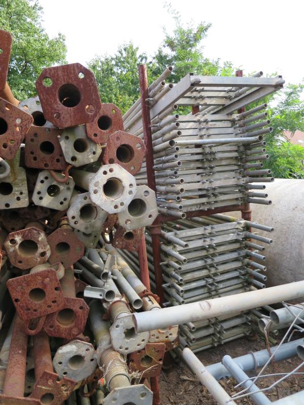 des machines et engins de chantier bien entretenus <br>ainsi que la technique de creusement des tunnels-1